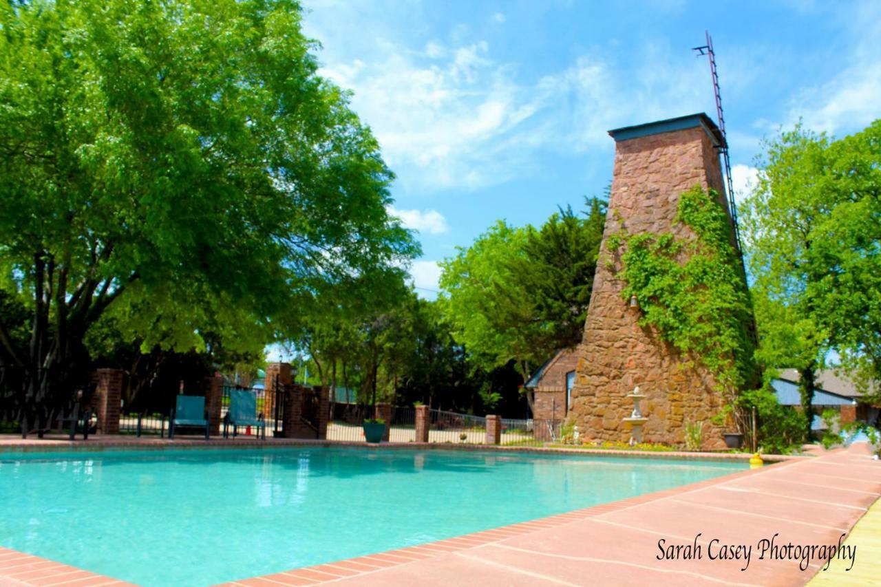 The Monastery At Forest Lake Oklahoma City Extérieur photo
